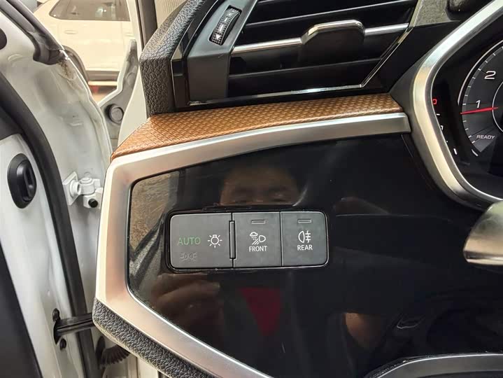 Фото 9 - Audi Q3