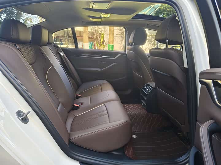 Фото 9 - BMW 5 Series