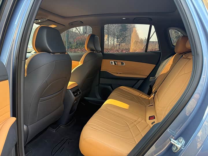 Фото 7 - Geely Galaxy Starship 7