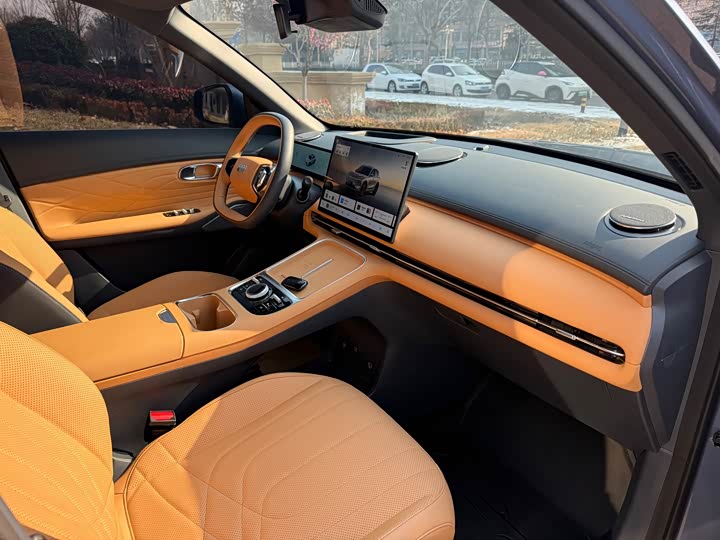 Фото 8 - Geely Galaxy Starship 7