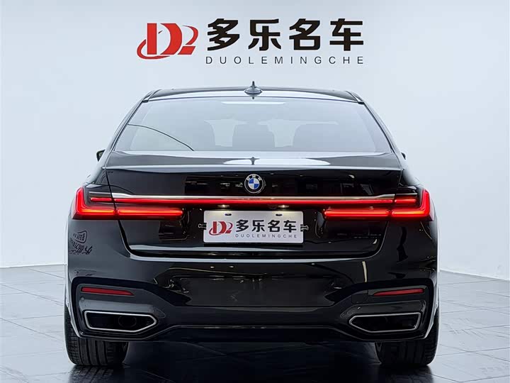 Фото 3 - BMW 7 Series