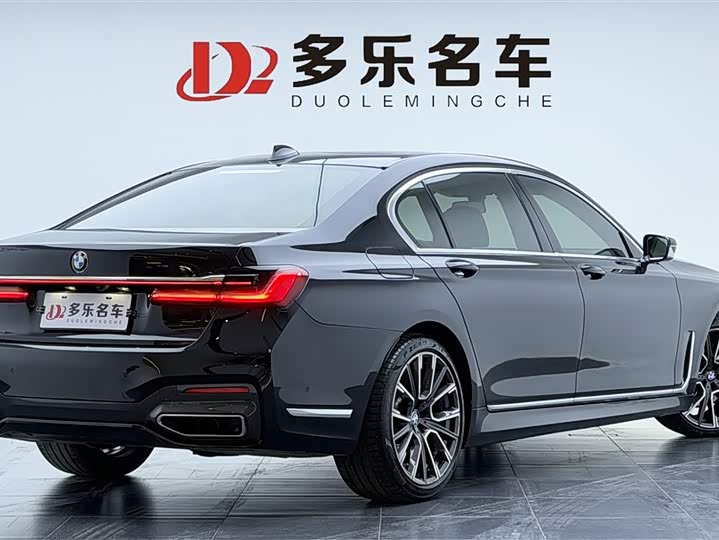 Фото 4 - BMW 7 Series