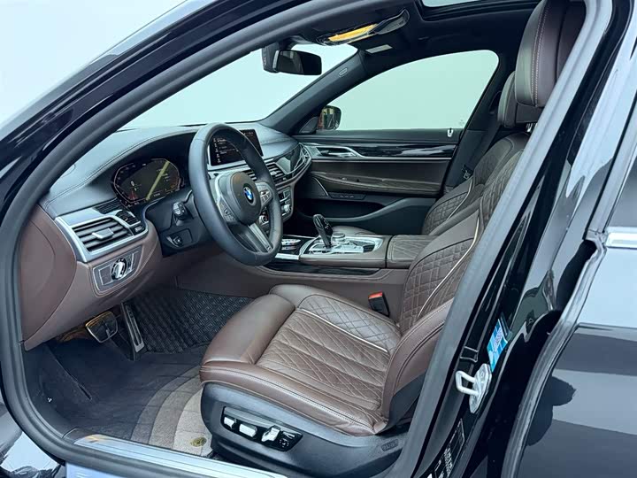 Фото 5 - BMW 7 Series