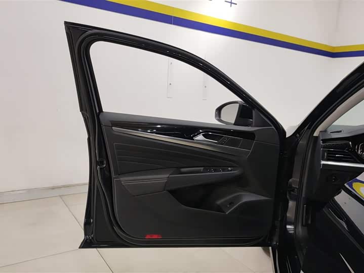 Фото 7 - Volkswagen Passat