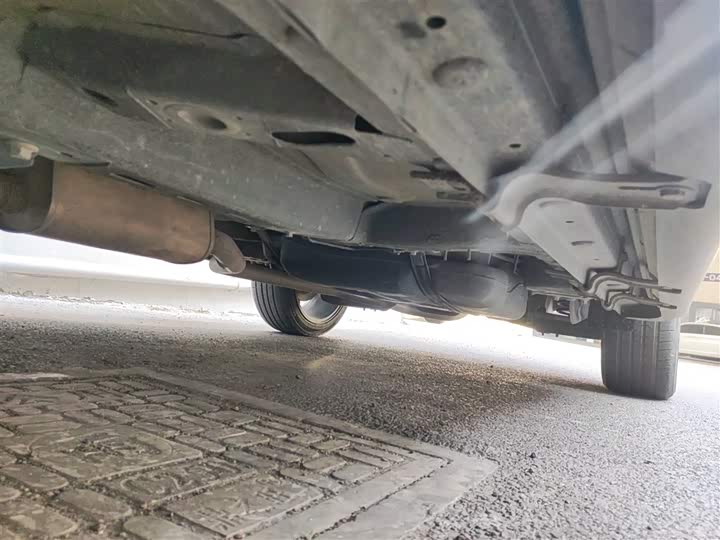 Фото 8 - Roewe RX5