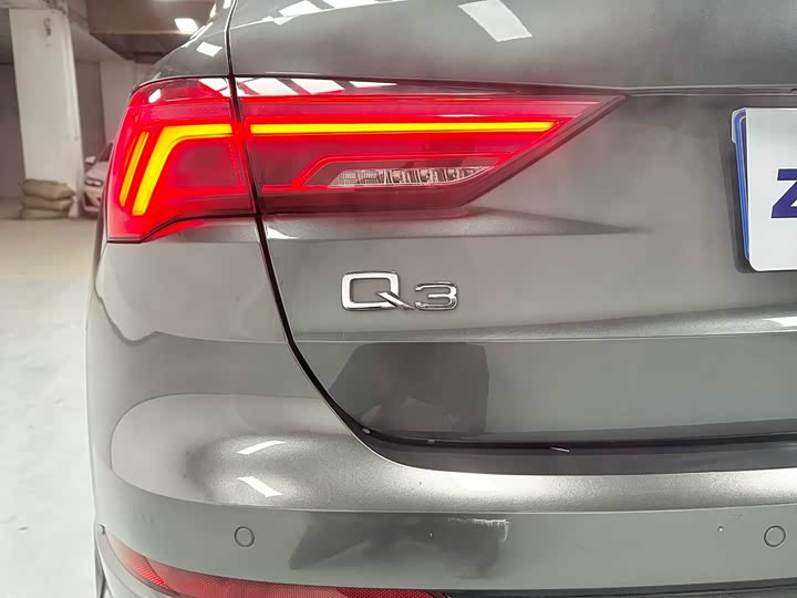 Фото 4 - Audi Q3