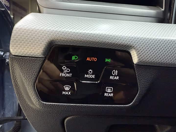 Фото 9 - Volkswagen Lamando L