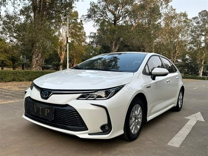 Фото 1 - Toyota Corolla