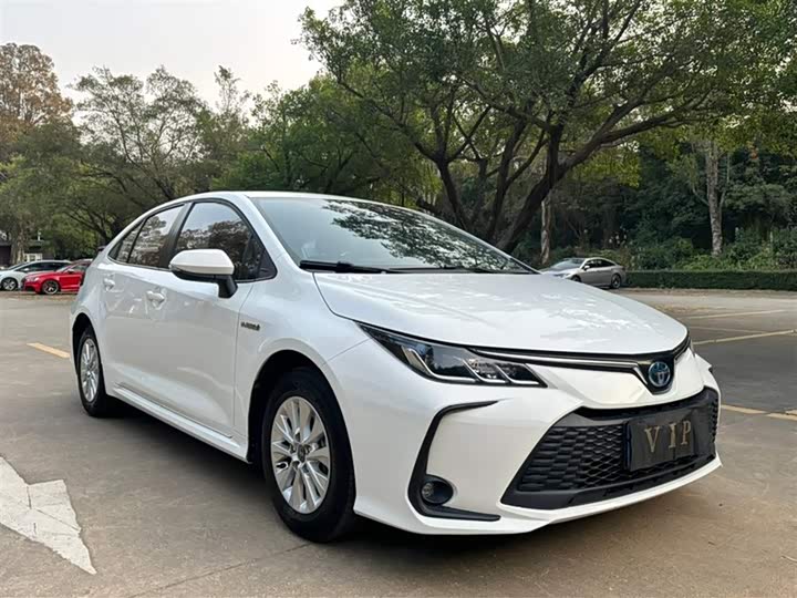 Фото 3 - Toyota Corolla