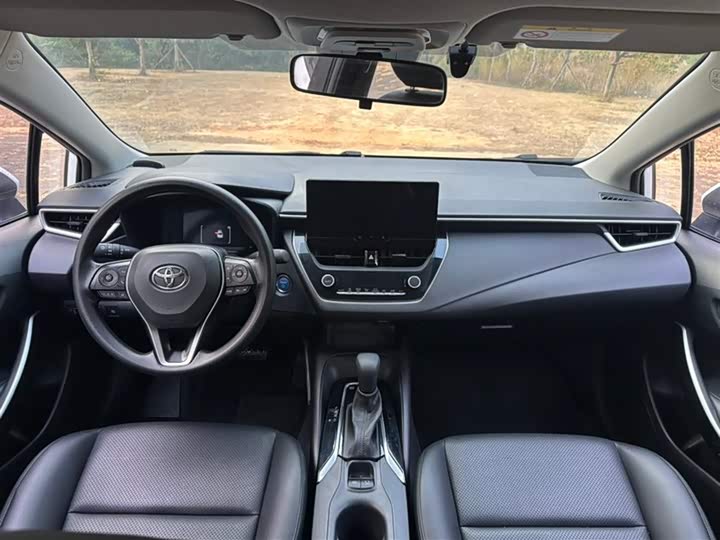 Фото 5 - Toyota Corolla