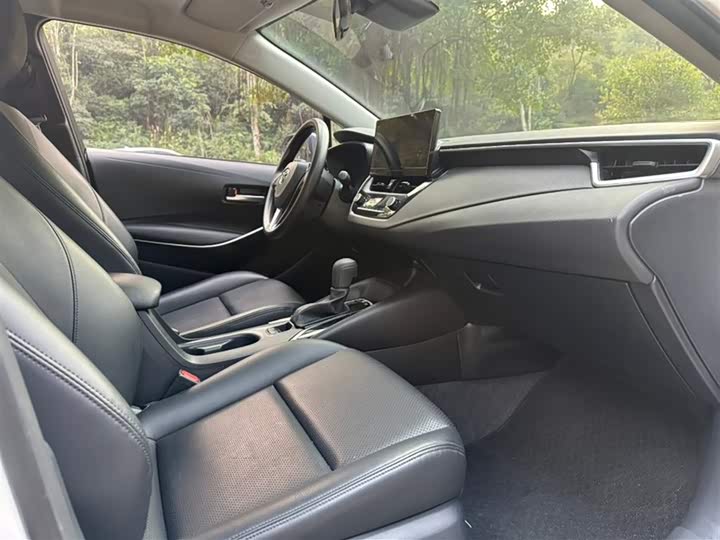 Фото 6 - Toyota Corolla