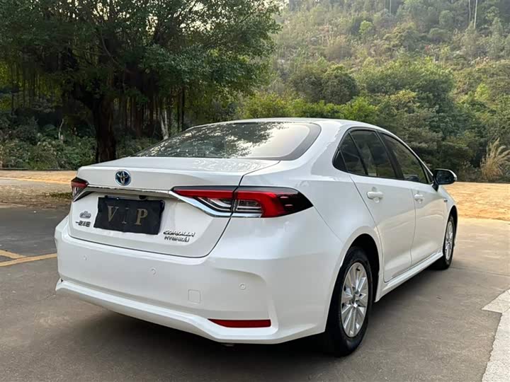 Фото 7 - Toyota Corolla