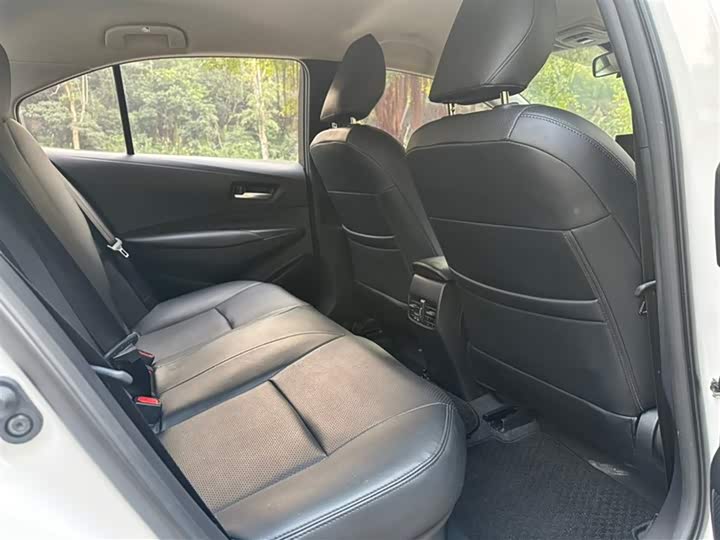 Фото 8 - Toyota Corolla