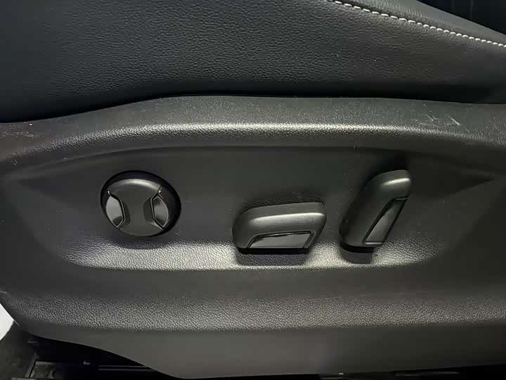 Фото 7 - Volkswagen Tiguan L Pro