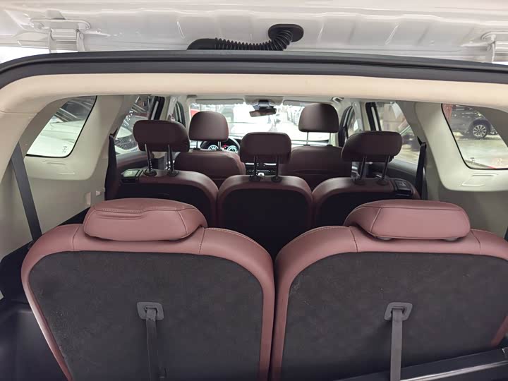 Фото 8 - Geely Okavango