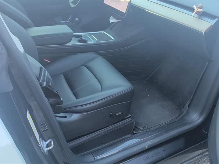 Фото 8 - Tesla Model Y