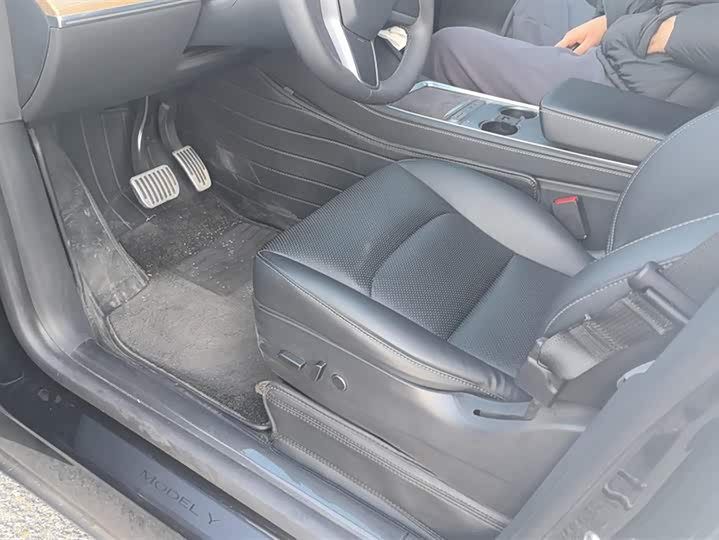 Фото 9 - Tesla Model Y