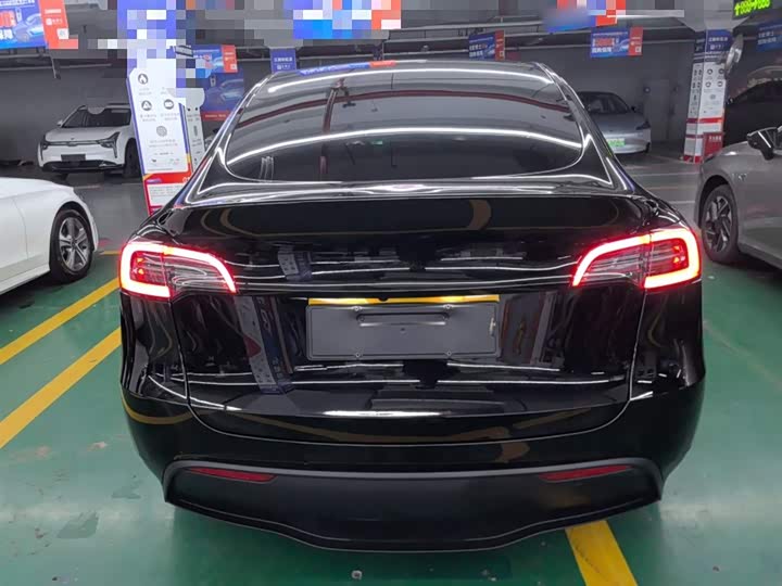 Фото 6 - Tesla Model Y