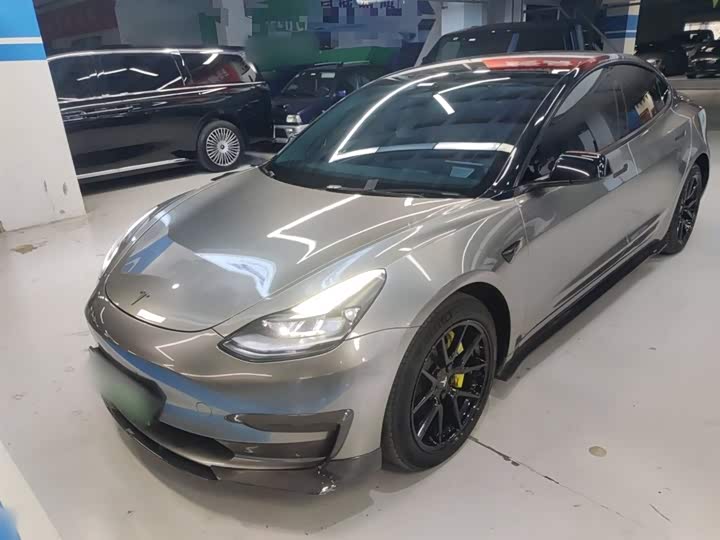 Фото 1 - Tesla Model 3