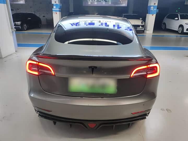 Фото 6 - Tesla Model 3