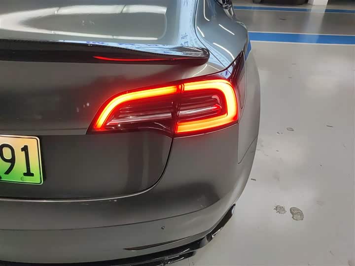Фото 8 - Tesla Model 3
