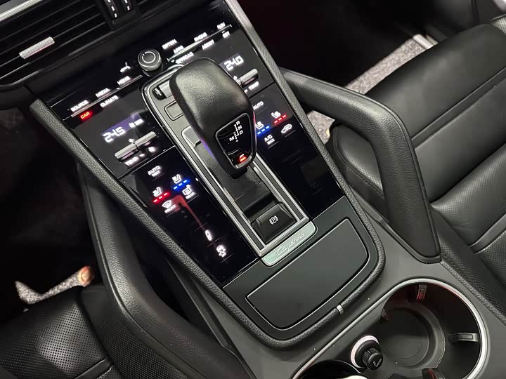 Фото 8 - Porsche Cayenne