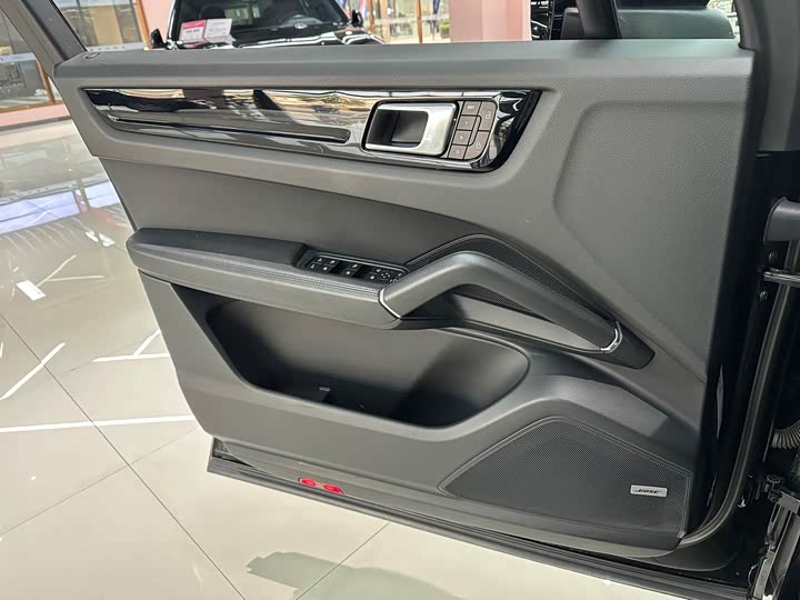 Фото 9 - Porsche Cayenne