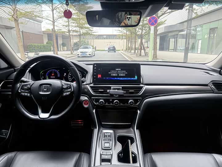 Фото 6 - Honda Accord