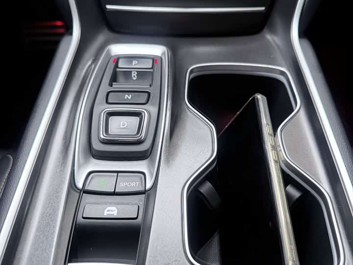 Фото 9 - Honda Accord