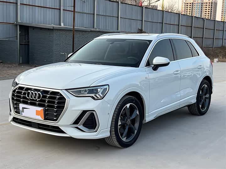 Фото 1 - Audi Q3