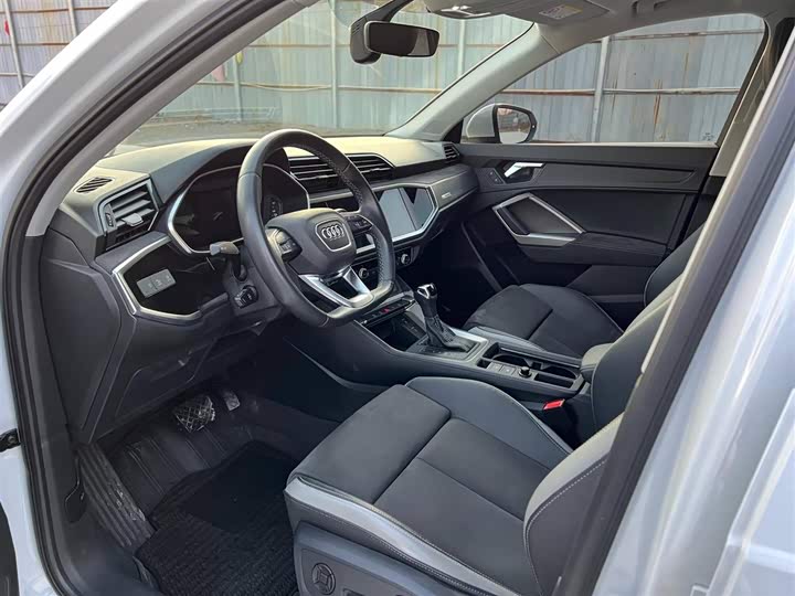 Фото 4 - Audi Q3