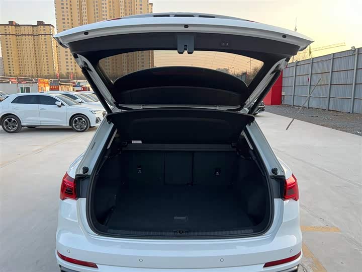 Фото 9 - Audi Q3