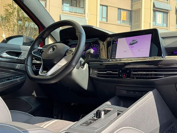 Фото 8 - Volkswagen Golf