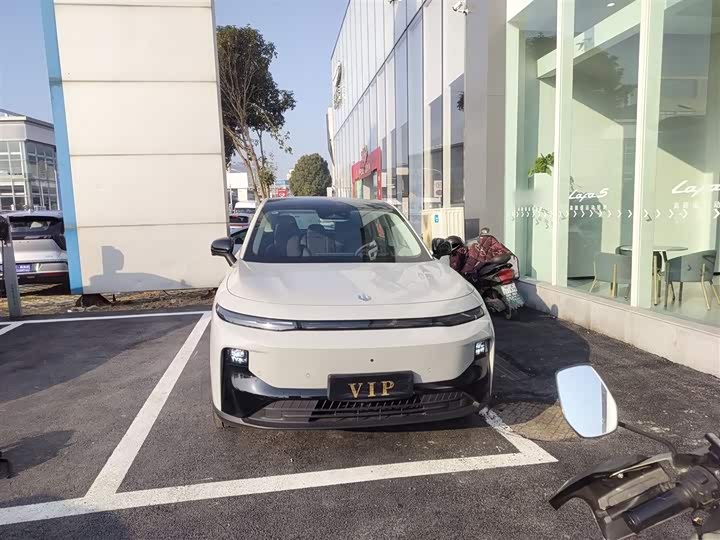 Фото 3 - Leapmotor B10