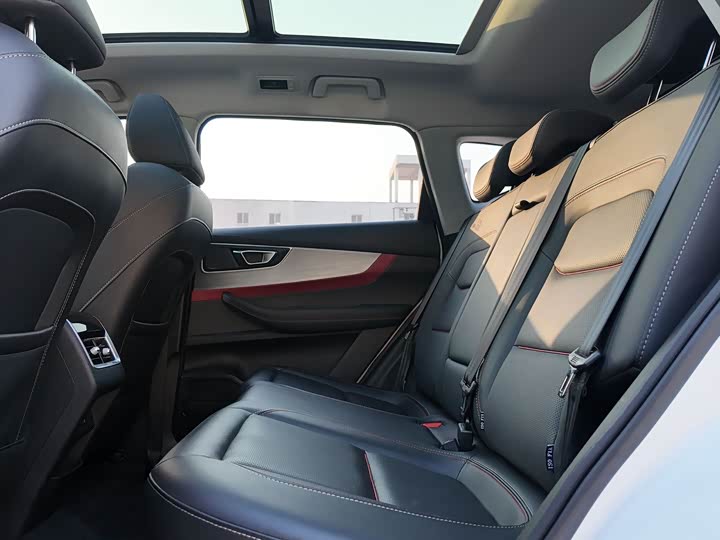 Фото 8 - Chery Tiggo 7