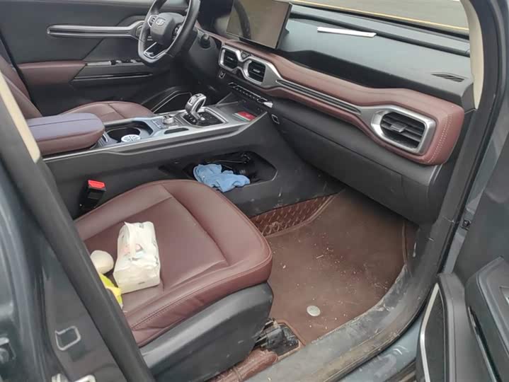 Фото 8 - Geely Okavango