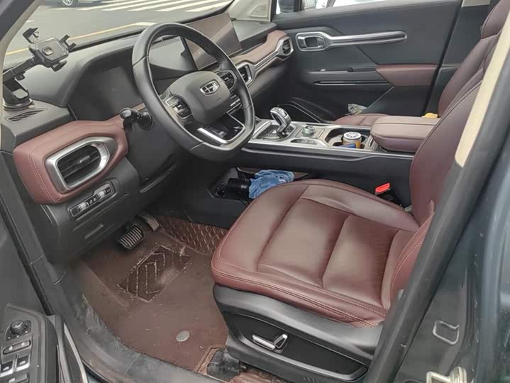 Фото 9 - Geely Okavango