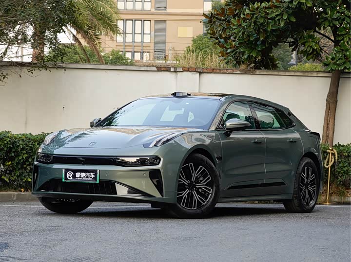 Фото 1 - Zeekr 001