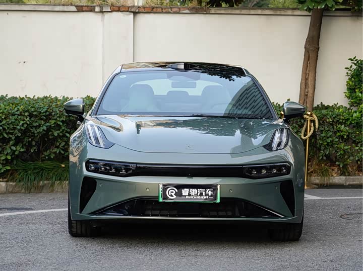 Фото 2 - Zeekr 001