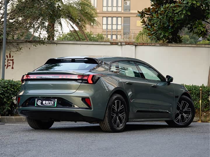 Фото 4 - Zeekr 001