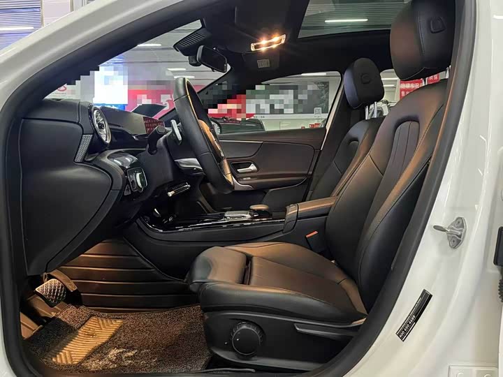 Фото 7 - Mercedes-Benz A-Class