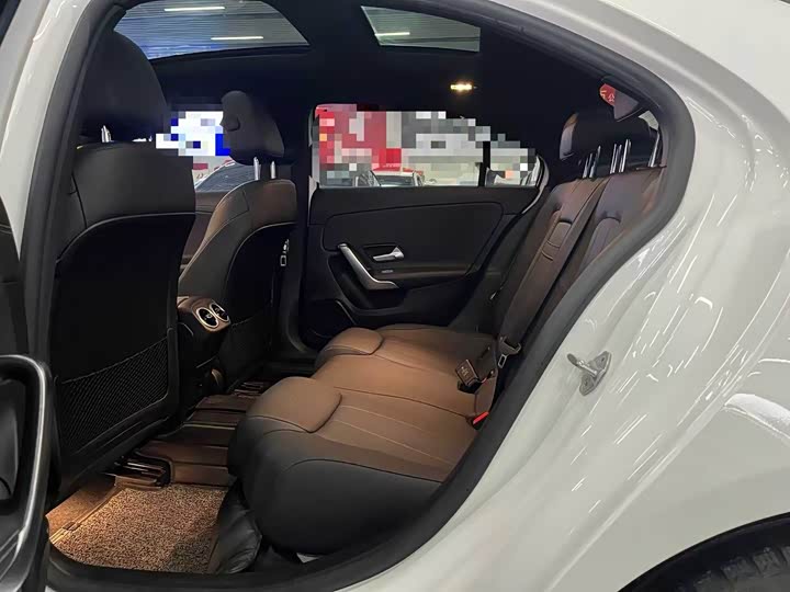 Фото 9 - Mercedes-Benz A-Class