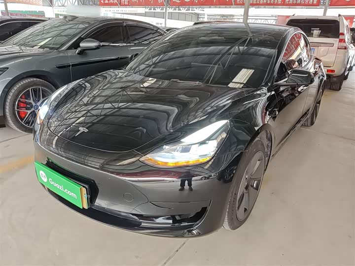 Фото 2 - Tesla Model 3