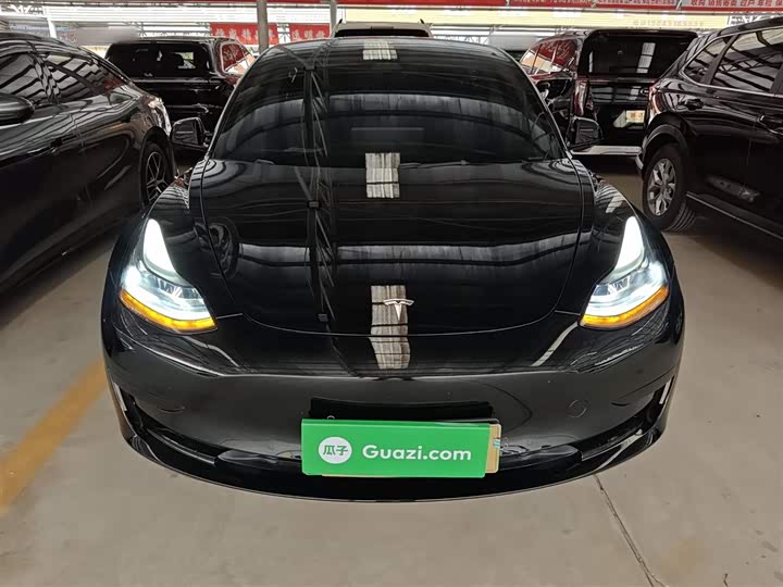 Фото 3 - Tesla Model 3