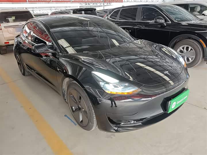 Фото 4 - Tesla Model 3