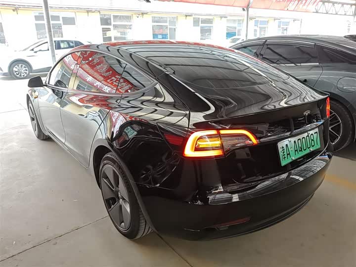 Фото 5 - Tesla Model 3