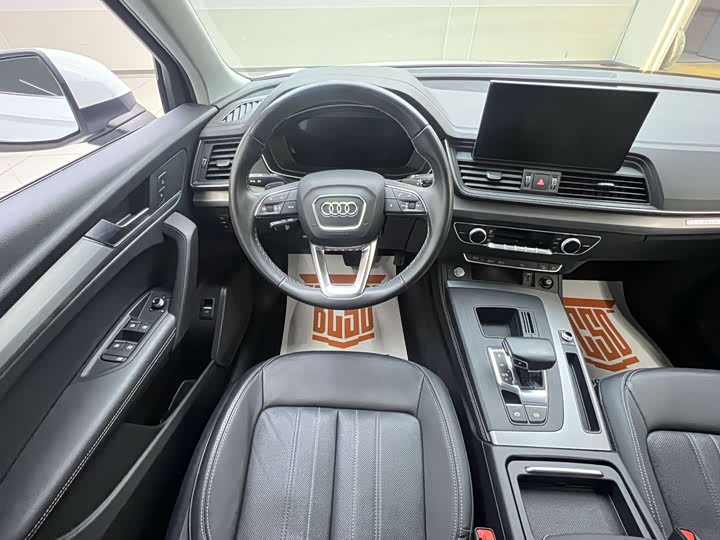 Фото 9 - Audi Q5L