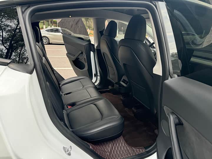 Фото 9 - Tesla Model Y