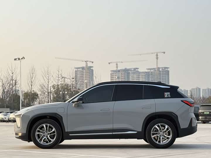 Фото 2 - Nio ES6