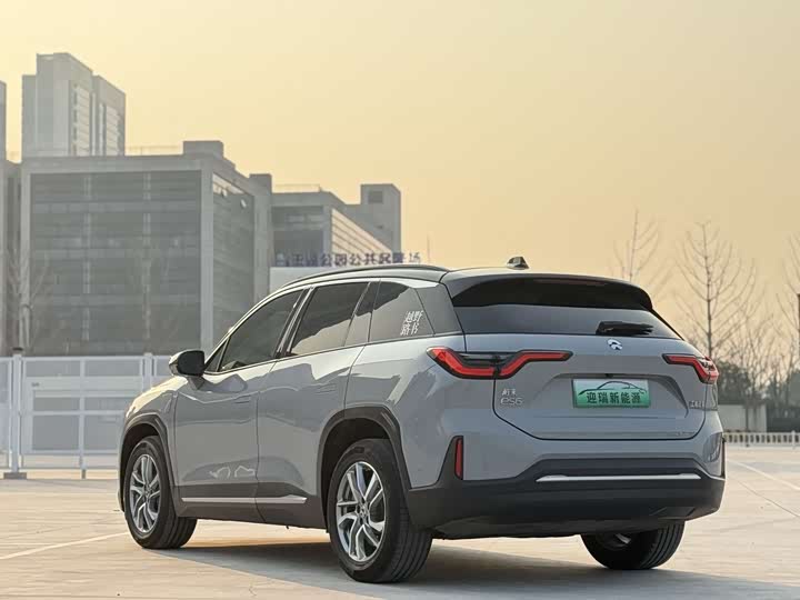 Фото 3 - Nio ES6